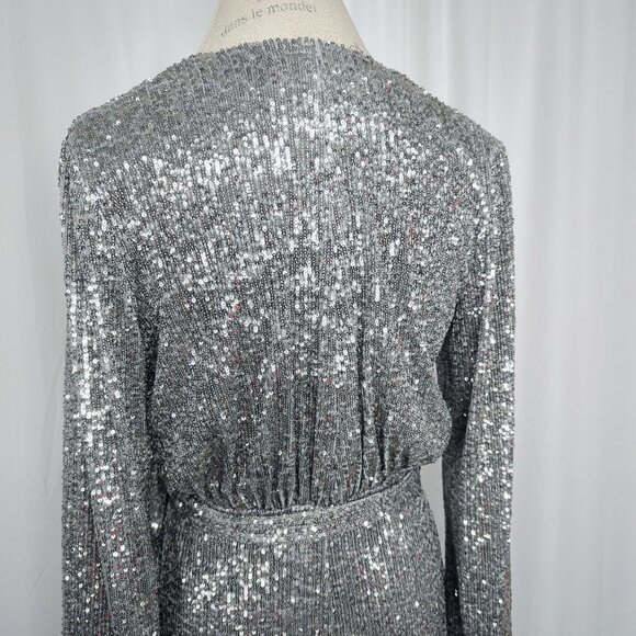 Halston Silver Sequin Dress 6 Small Wrap Midi - Picture 11 of 15